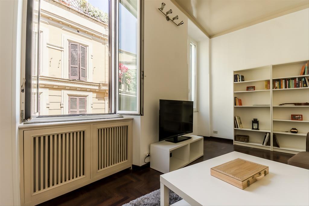 Palazzo Borghese Lovely Flat Рим Экстерьер фото